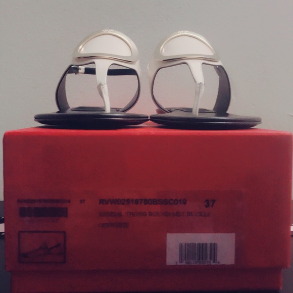 💐ROGER VIVIER💕 Round Buckle Leather Thong Sandal - Picture 4 of 8